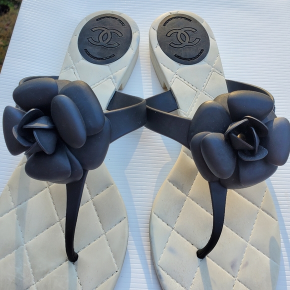 Chanel Black Camellia Jelly Thong Sandals Size 11 - Picture 7 of 13
